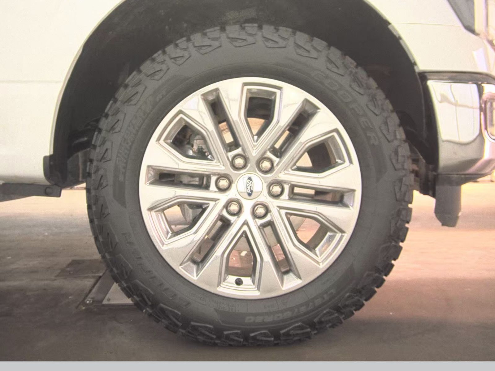 2024 Ford F-150 Lariat AWD