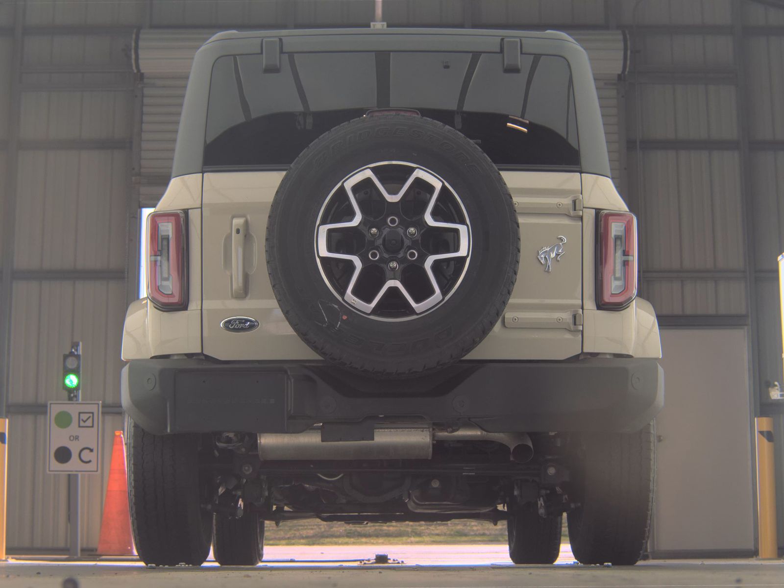 FORD BRONCO - 8