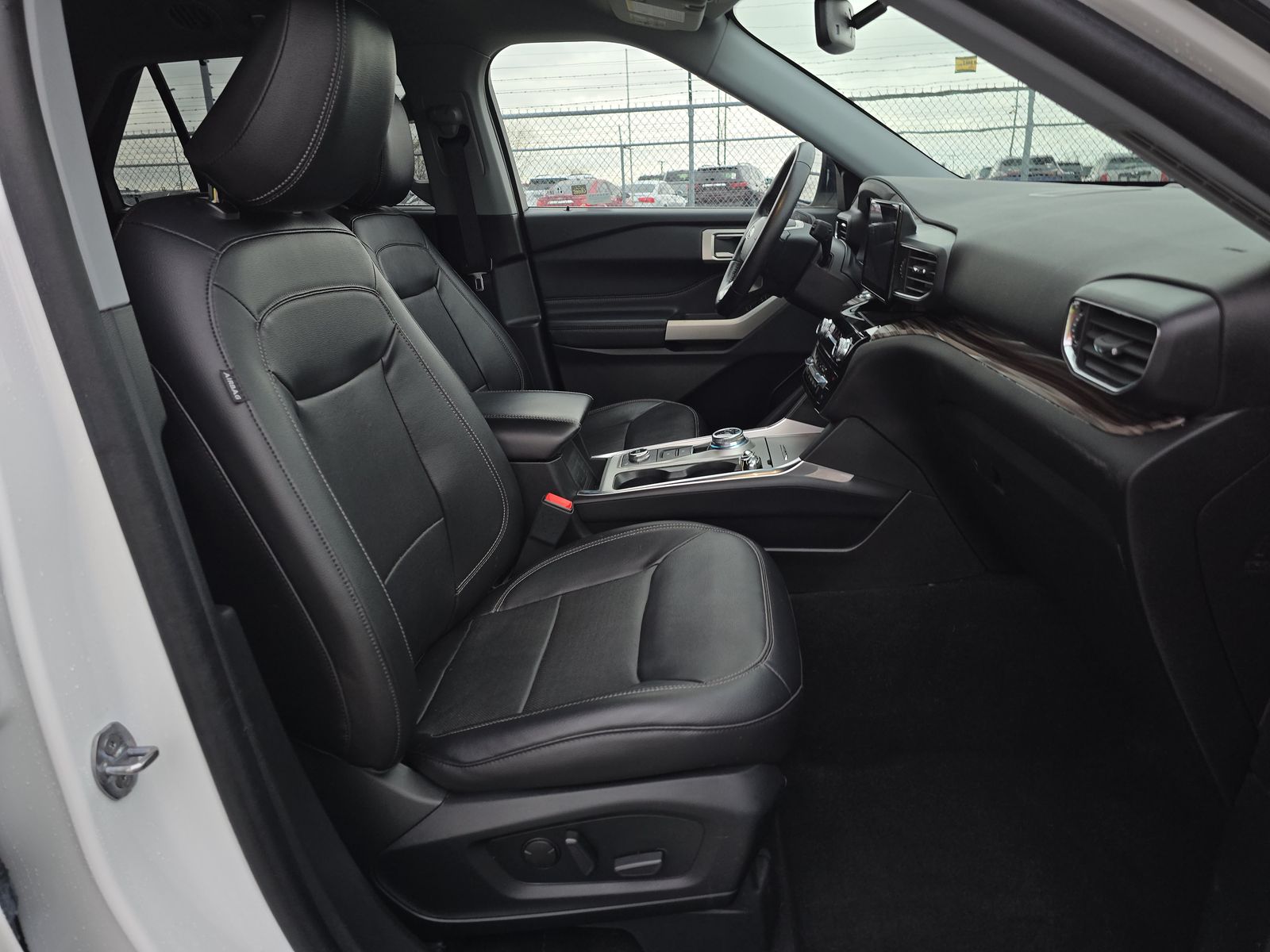 2023 Ford Explorer Hybrid Limited AWD