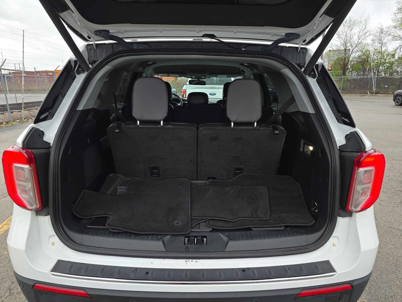 2023 Ford Explorer Hybrid Limited AWD