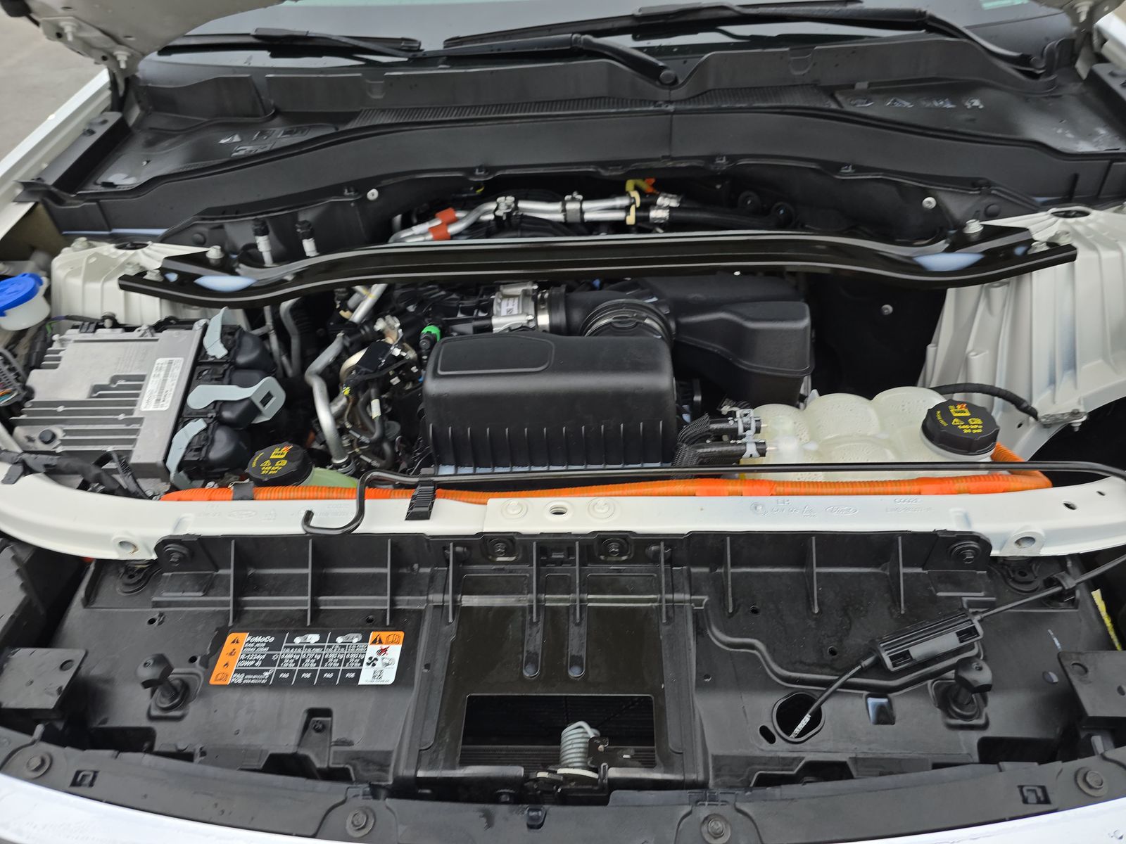 2023 Ford Explorer Hybrid Limited AWD