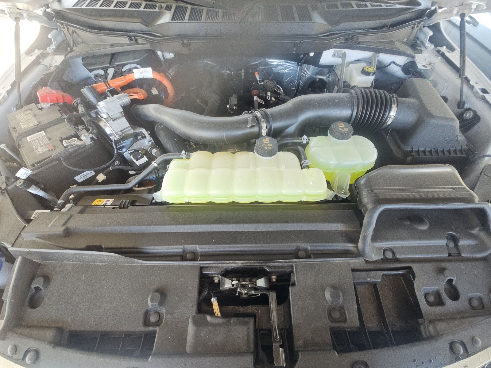 2025 Ford F-150 Hybrid Lariat AWD