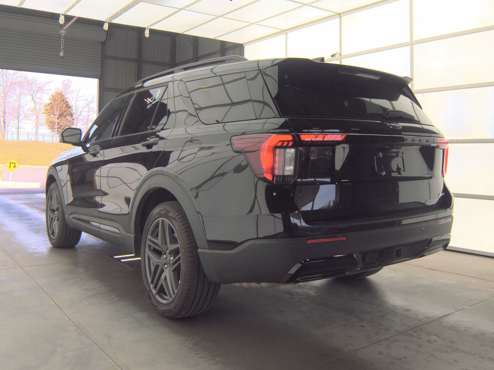 2025 Ford Explorer ST-Line AWD