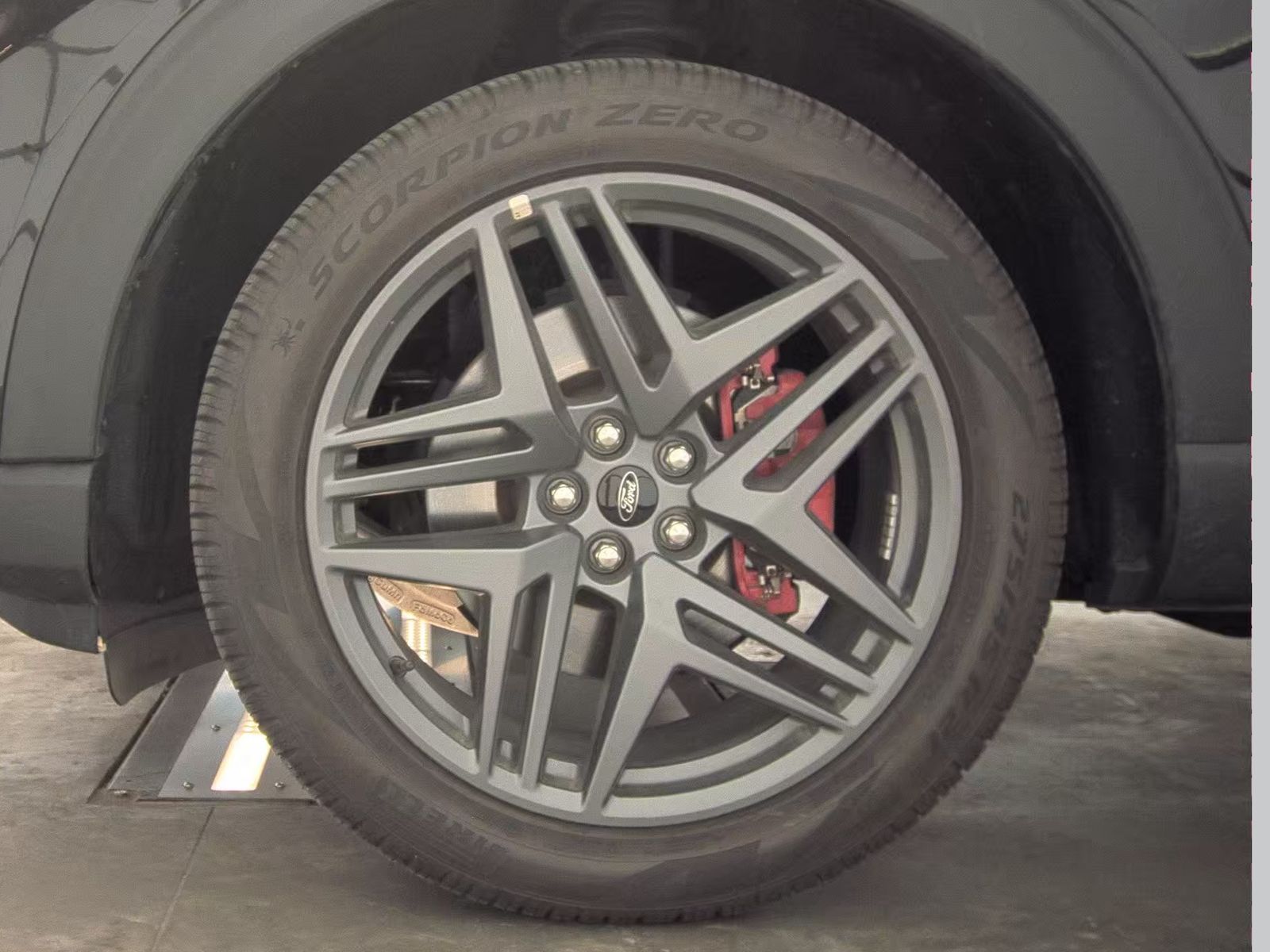 2025 Ford Explorer ST-Line AWD