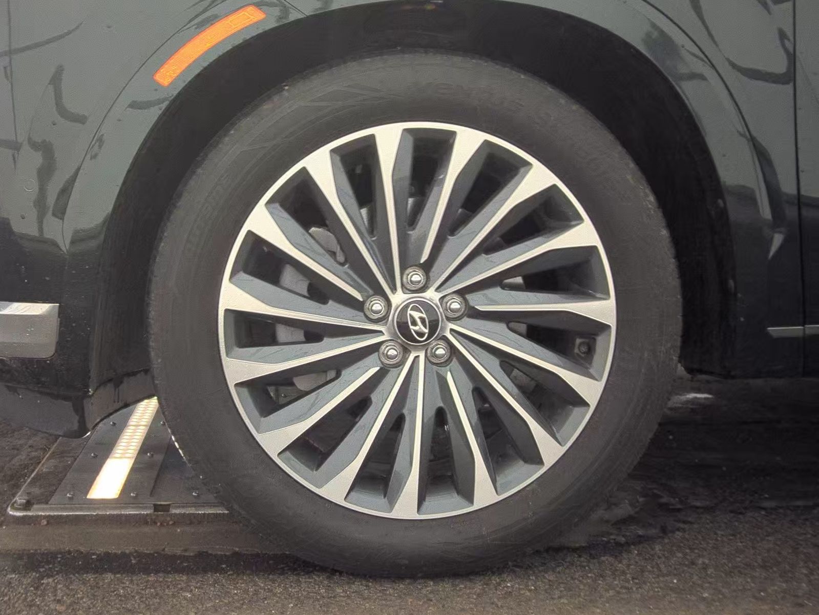 HYUNDAI CALLIGRAPH - 10