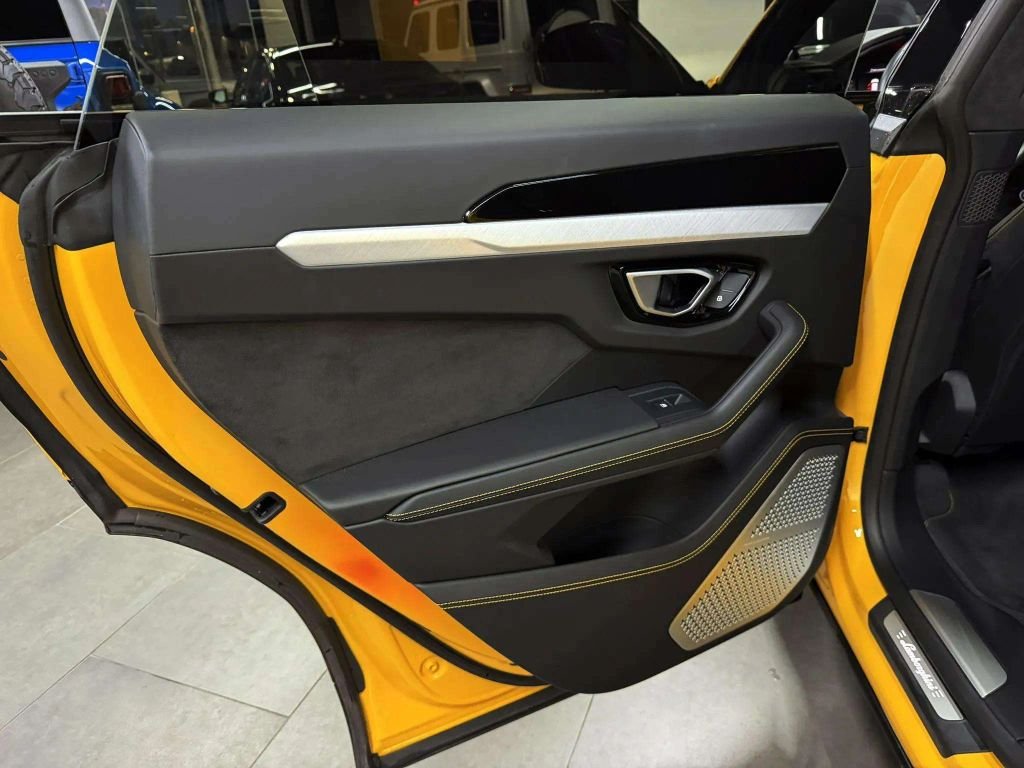 2020 Lamborghini Urus Base AWD