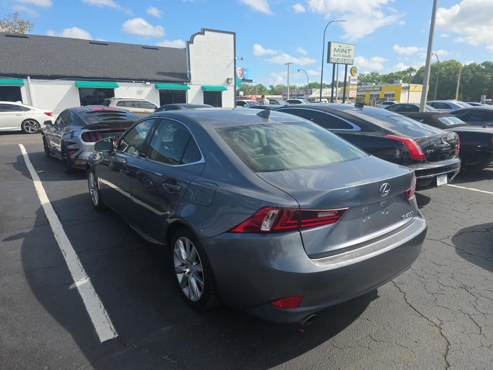 2016 Lexus IS IS 200t RWD