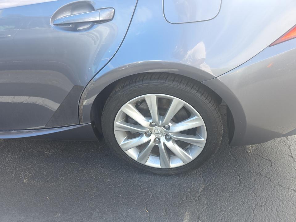 2016 Lexus IS IS 200t RWD