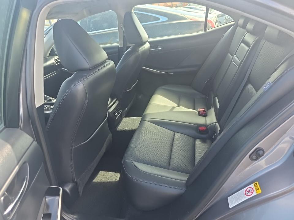 2016 Lexus IS IS 200t RWD