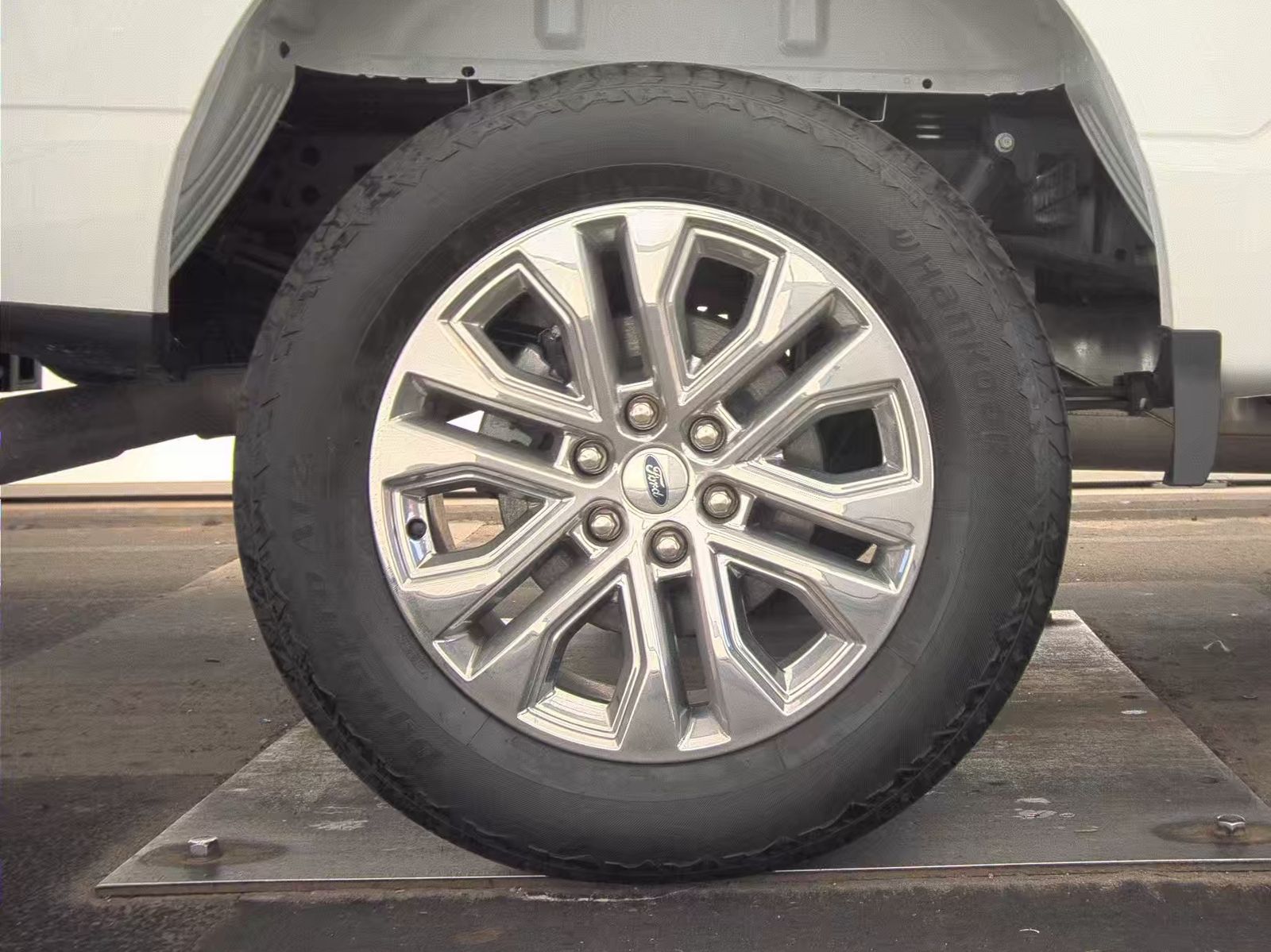 2025 Ford F-150 Hybrid Lariat AWD