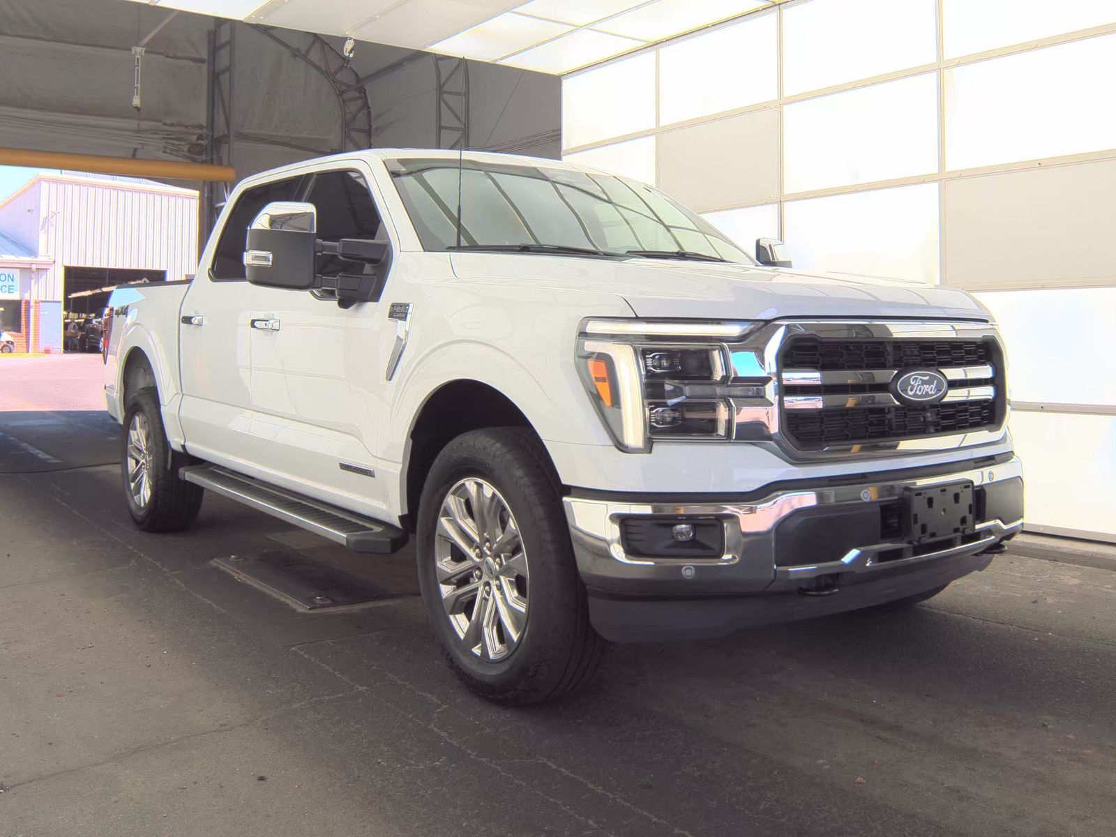 2025 Ford F-150 Hybrid Lariat AWD