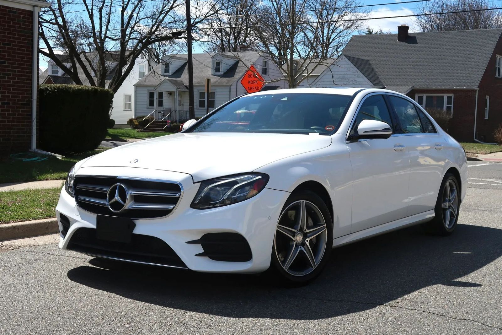 MERCEDES-BENZ E-CLASS - 1