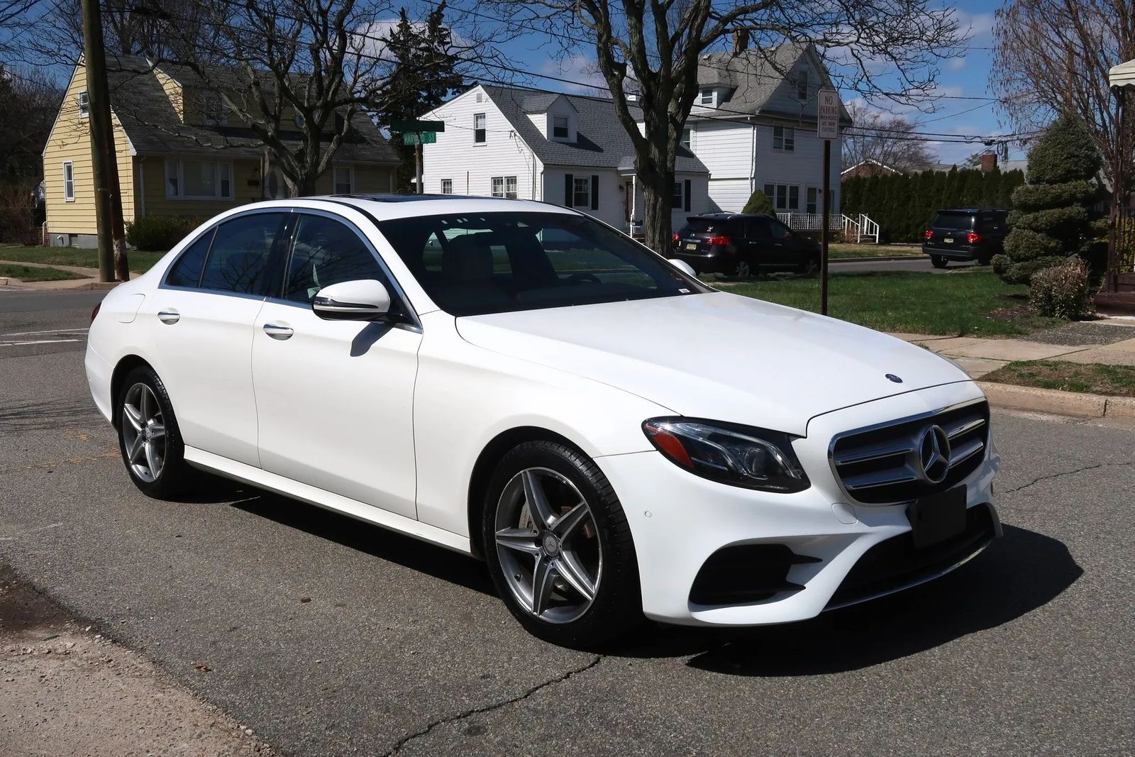 MERCEDES-BENZ E-CLASS - 4