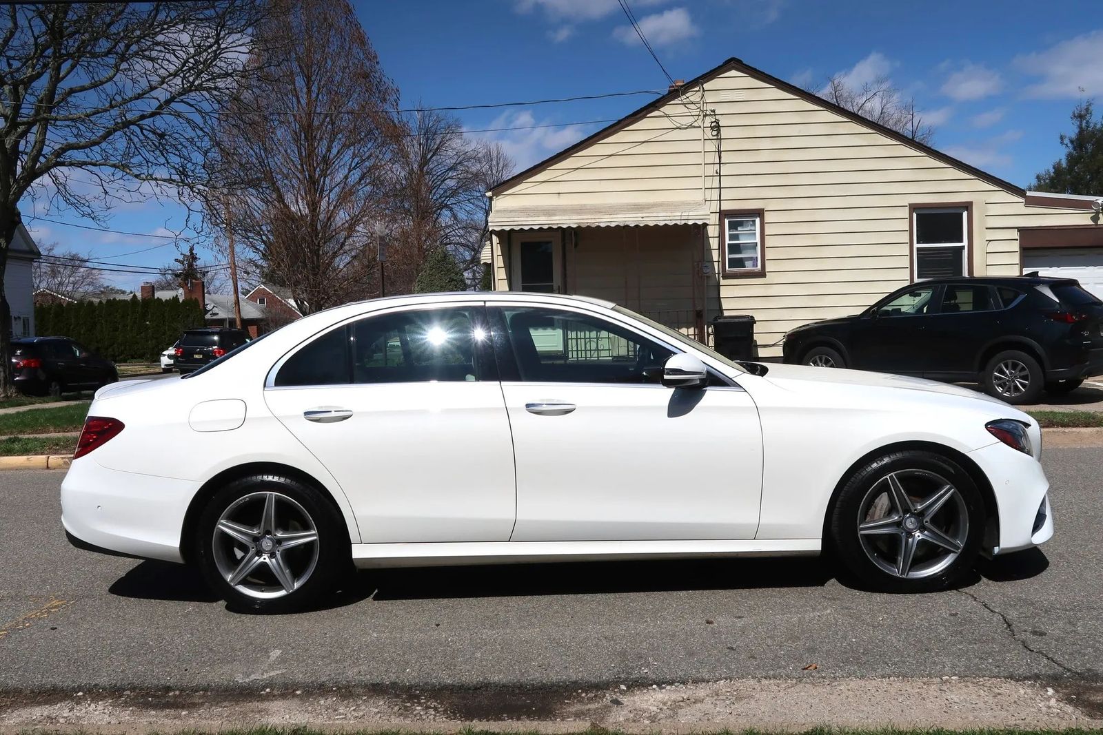 MERCEDES-BENZ E-CLASS - 9