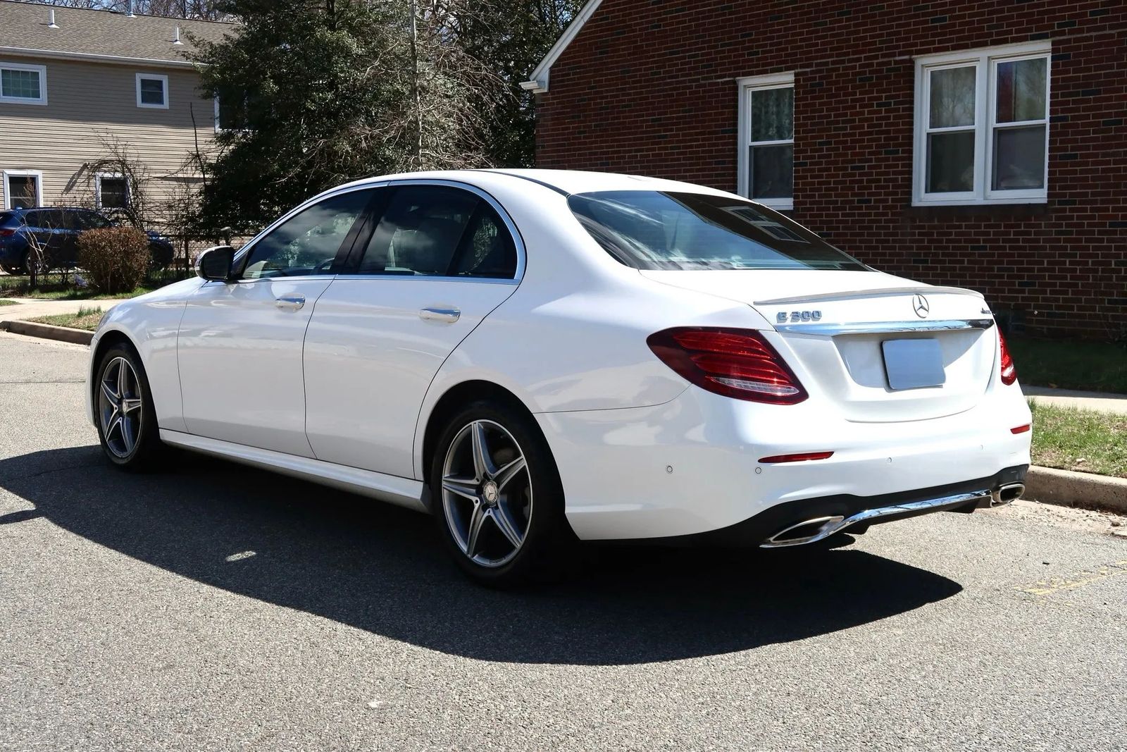 MERCEDES-BENZ E-CLASS - 7