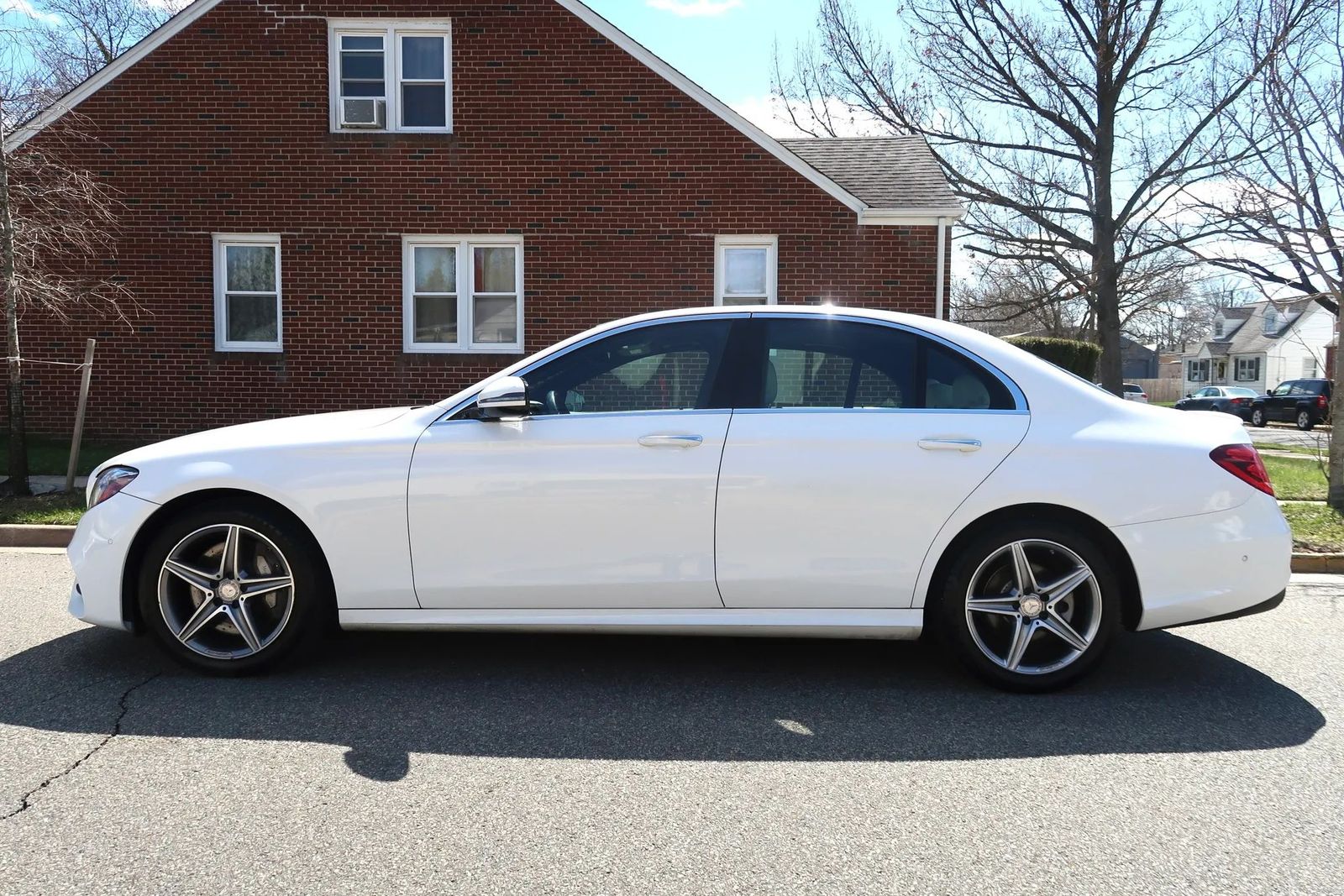 MERCEDES-BENZ E-CLASS - 8