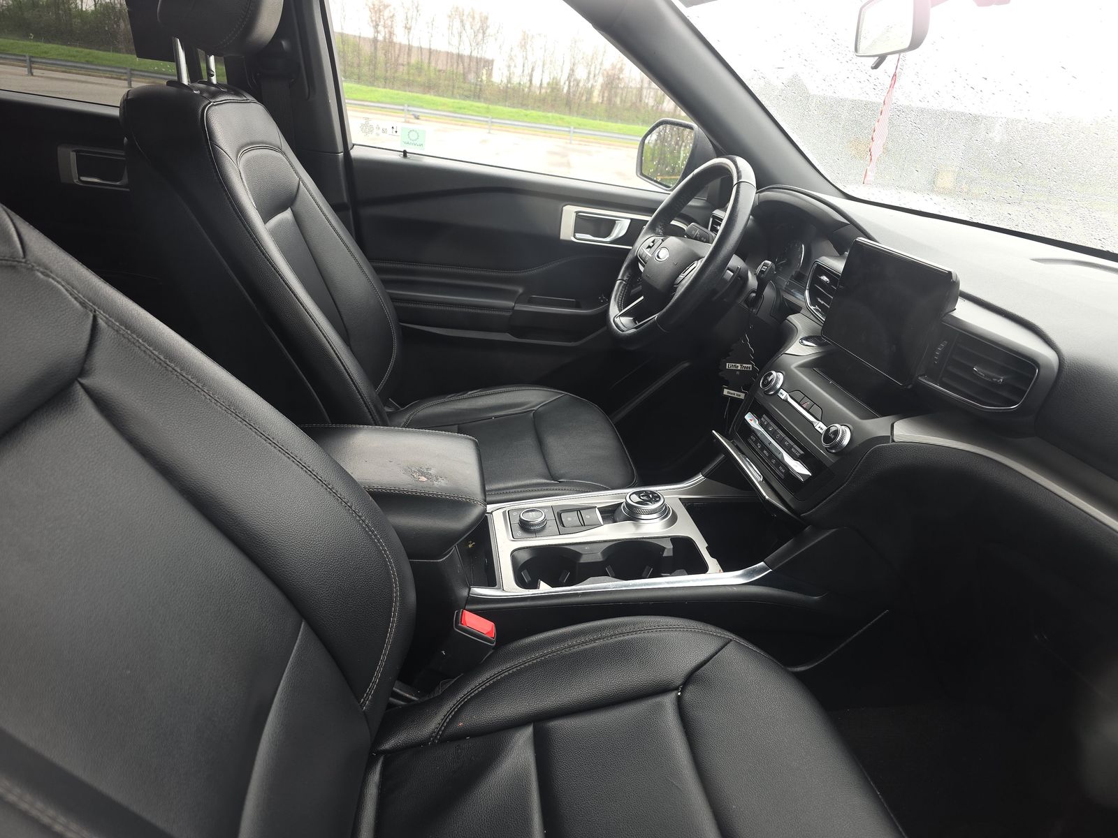 FORD EXPLORER - 9