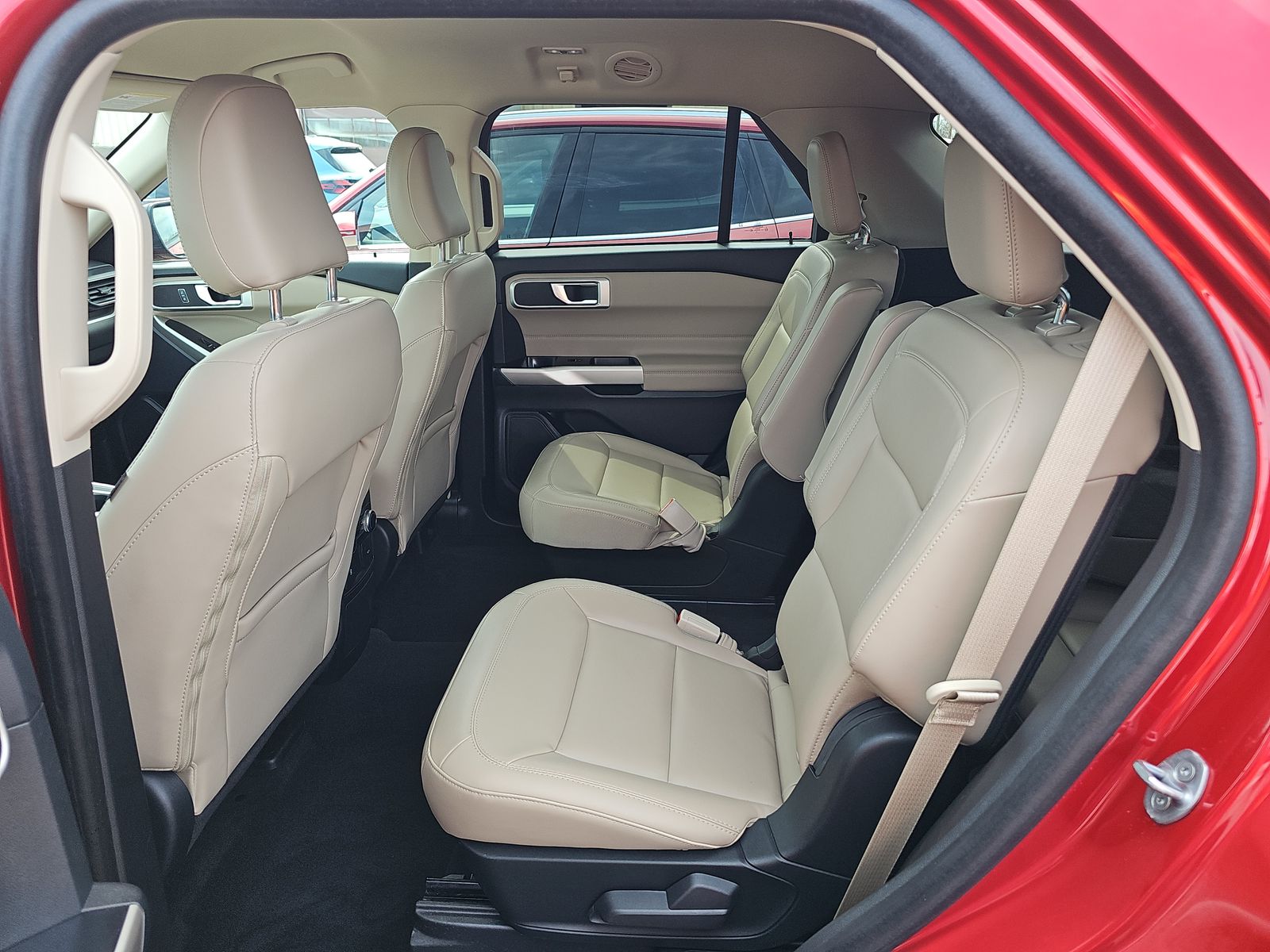 2023 Ford Explorer XLT AWD