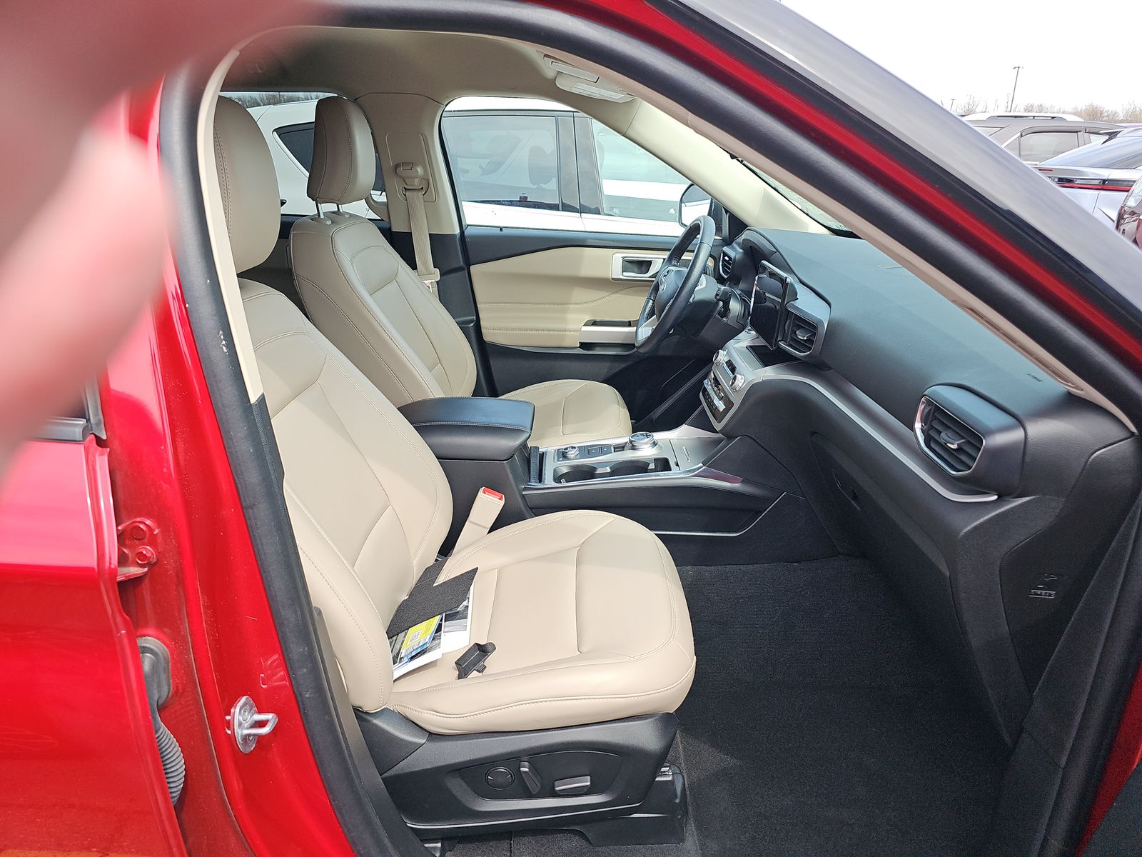 2023 Ford Explorer XLT AWD