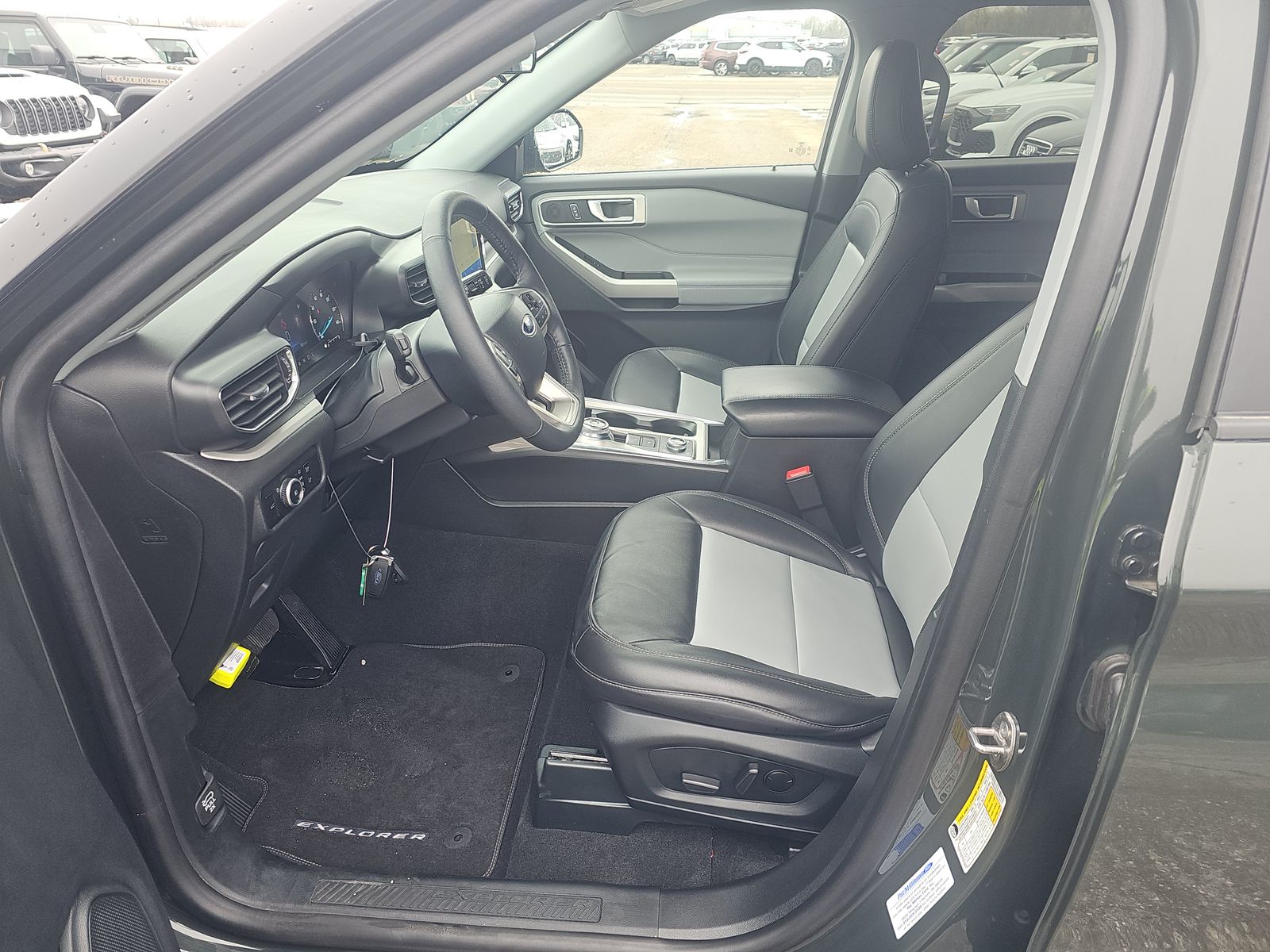 2024 Ford Explorer XLT AWD