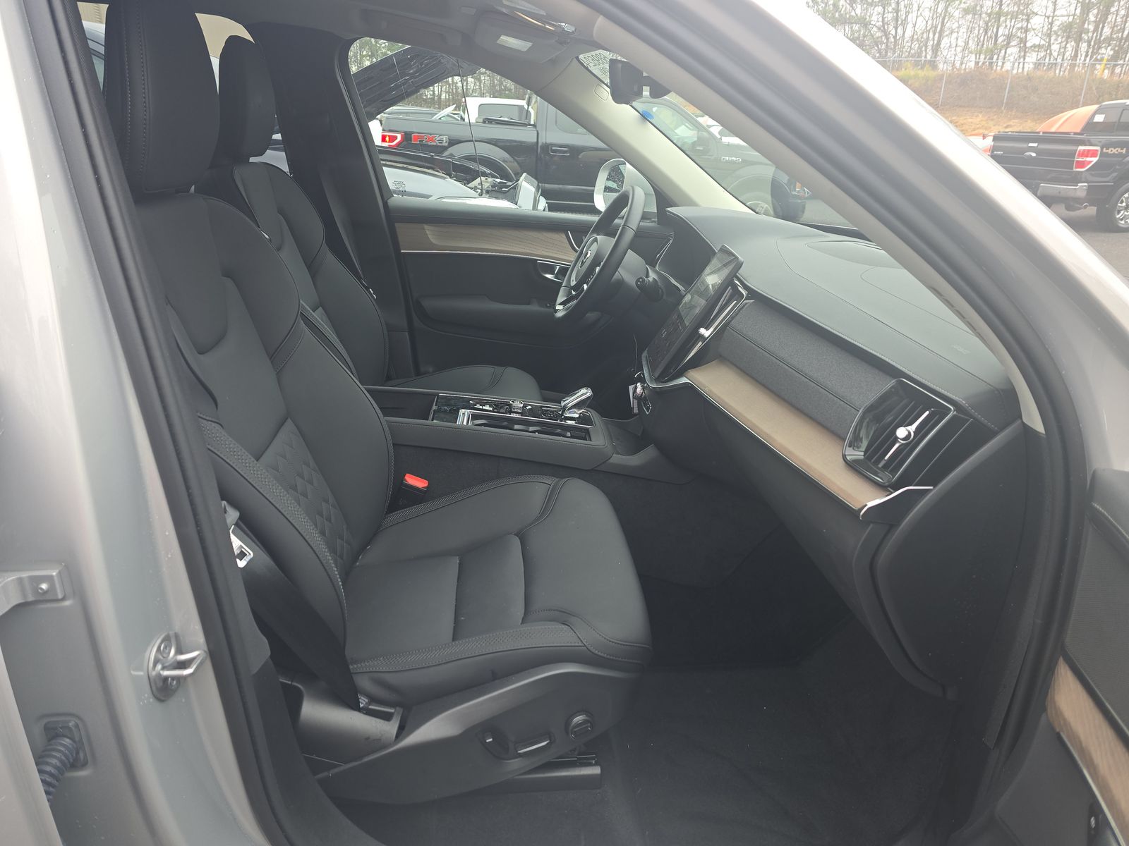 2025 Volvo XC90 B6 Plus AWD