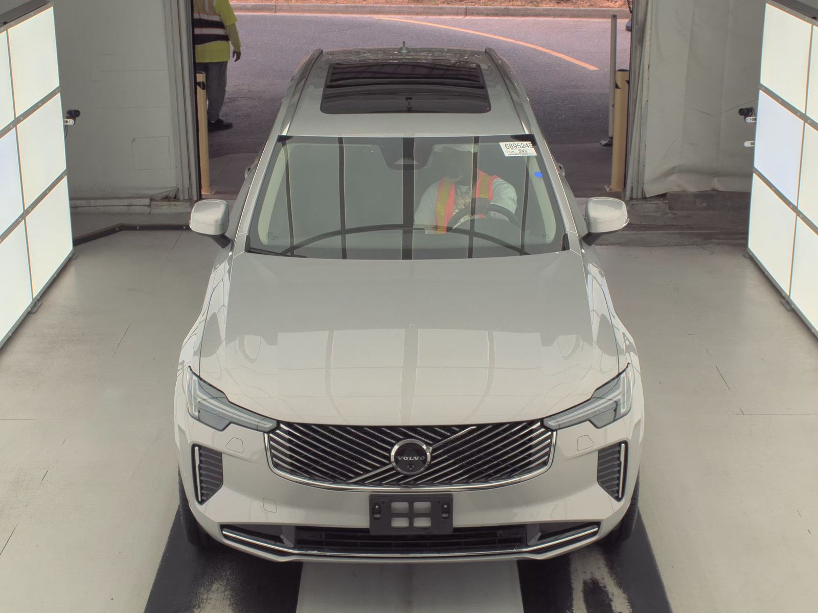 2025 Volvo XC90 B6 Plus AWD