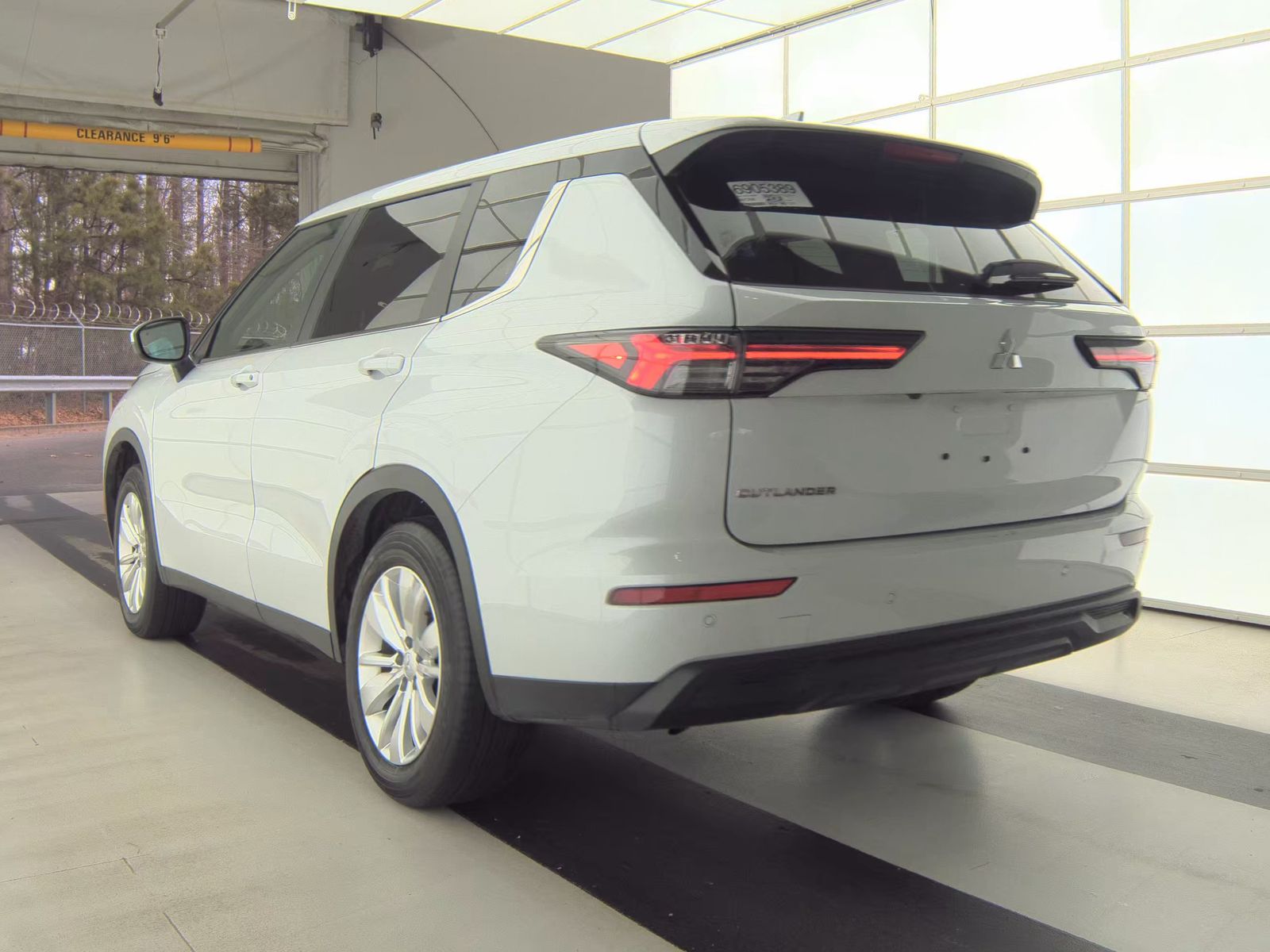 2025 Mitsubishi Outlander ES AWD