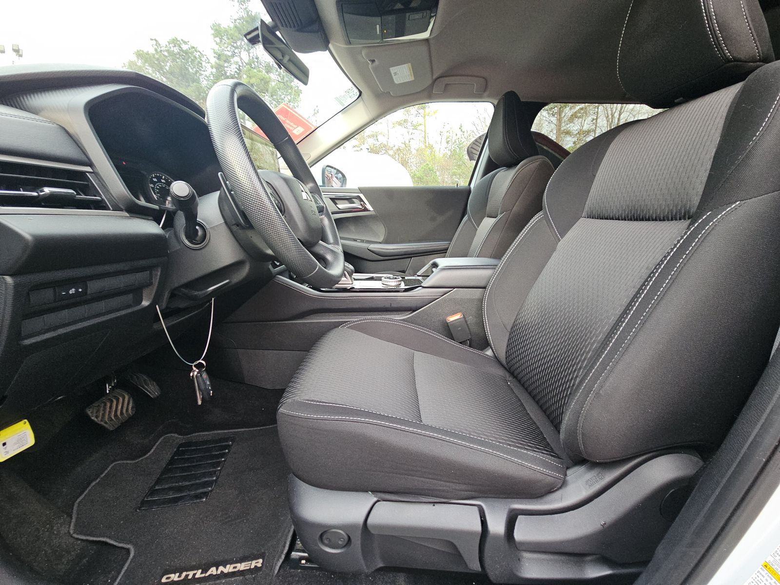 2025 Mitsubishi Outlander ES AWD