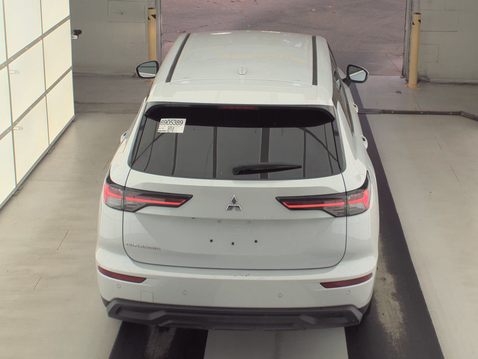 2025 Mitsubishi Outlander ES AWD