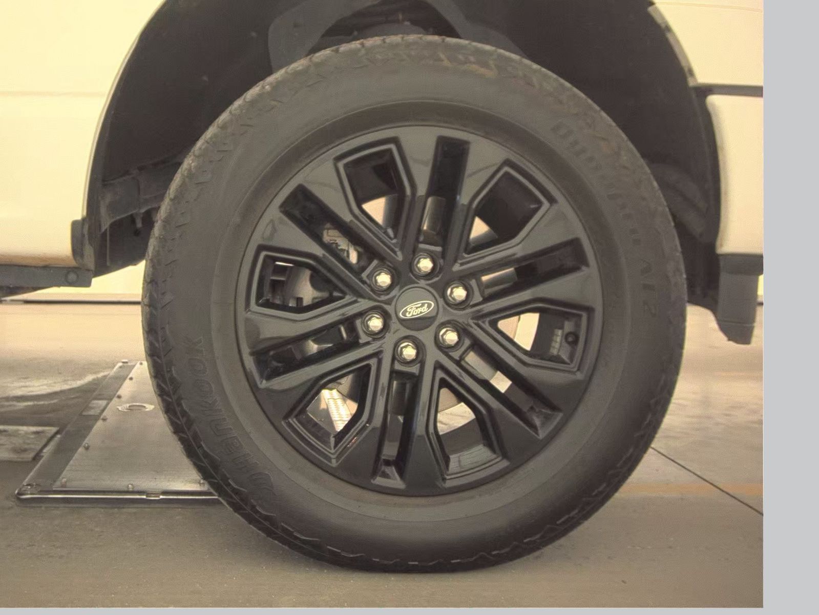 2023 Ford F-150 Lariat AWD