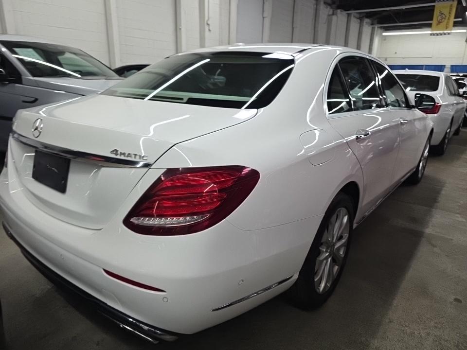 MERCEDES-BENZ E-CLASS - 5