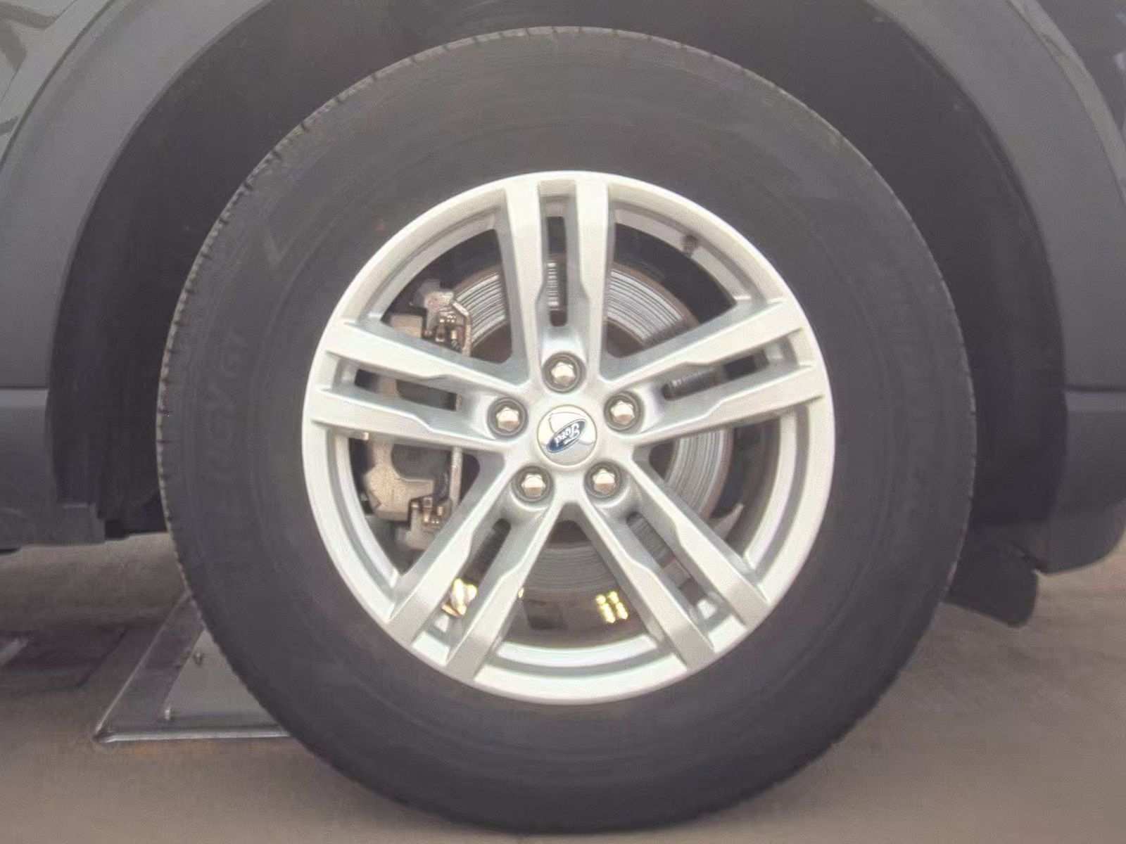 2023 Ford Explorer XLT AWD