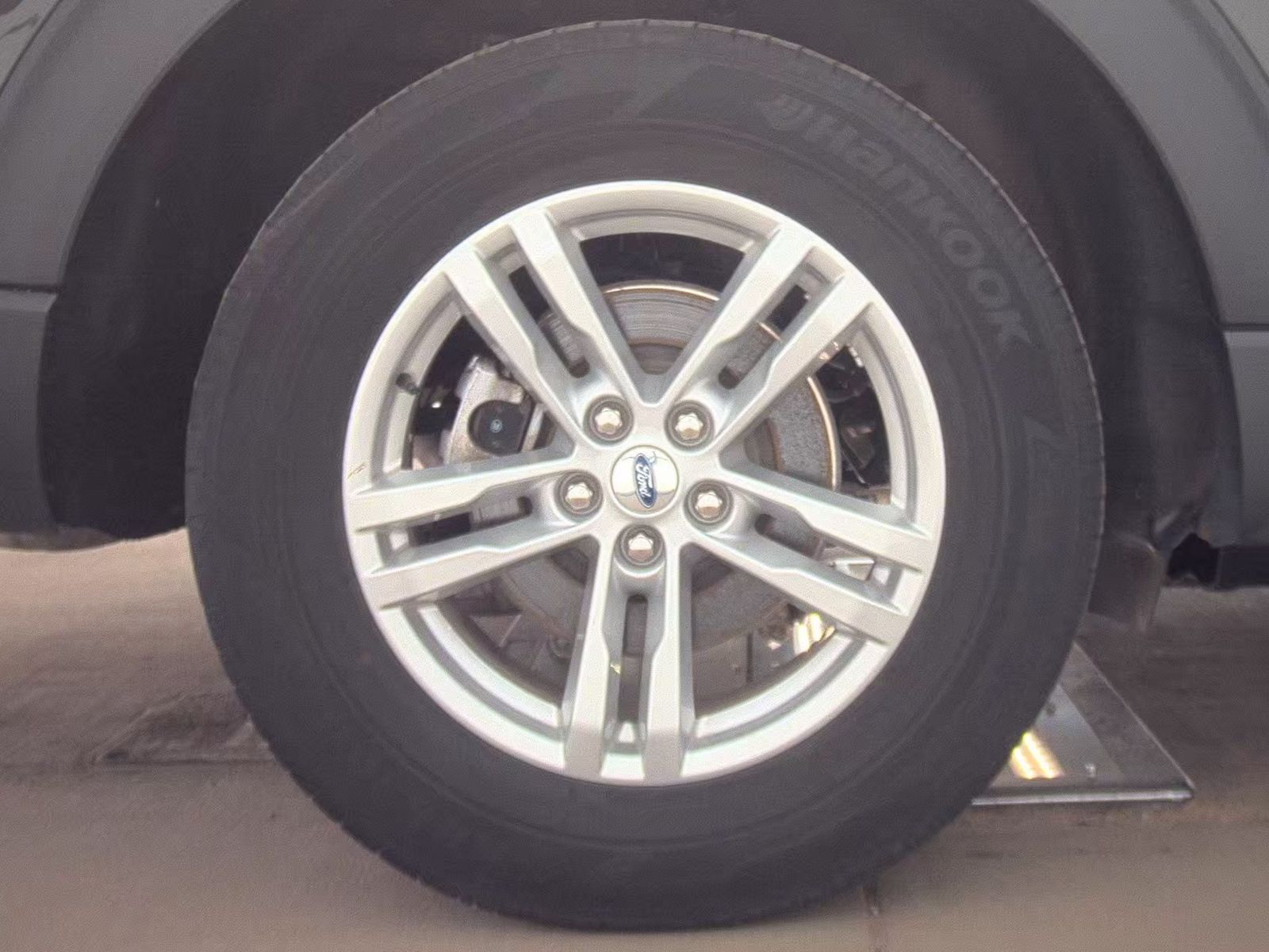 2023 Ford Explorer XLT AWD