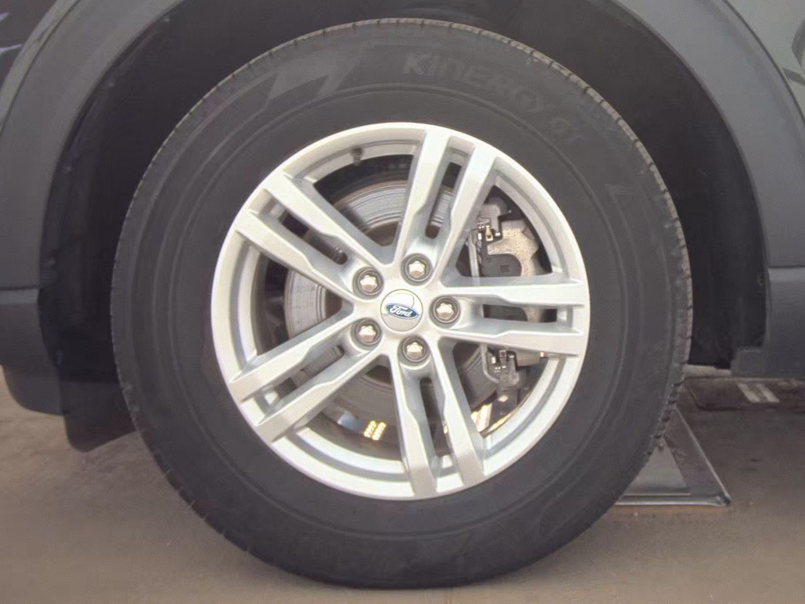 2023 Ford Explorer XLT AWD