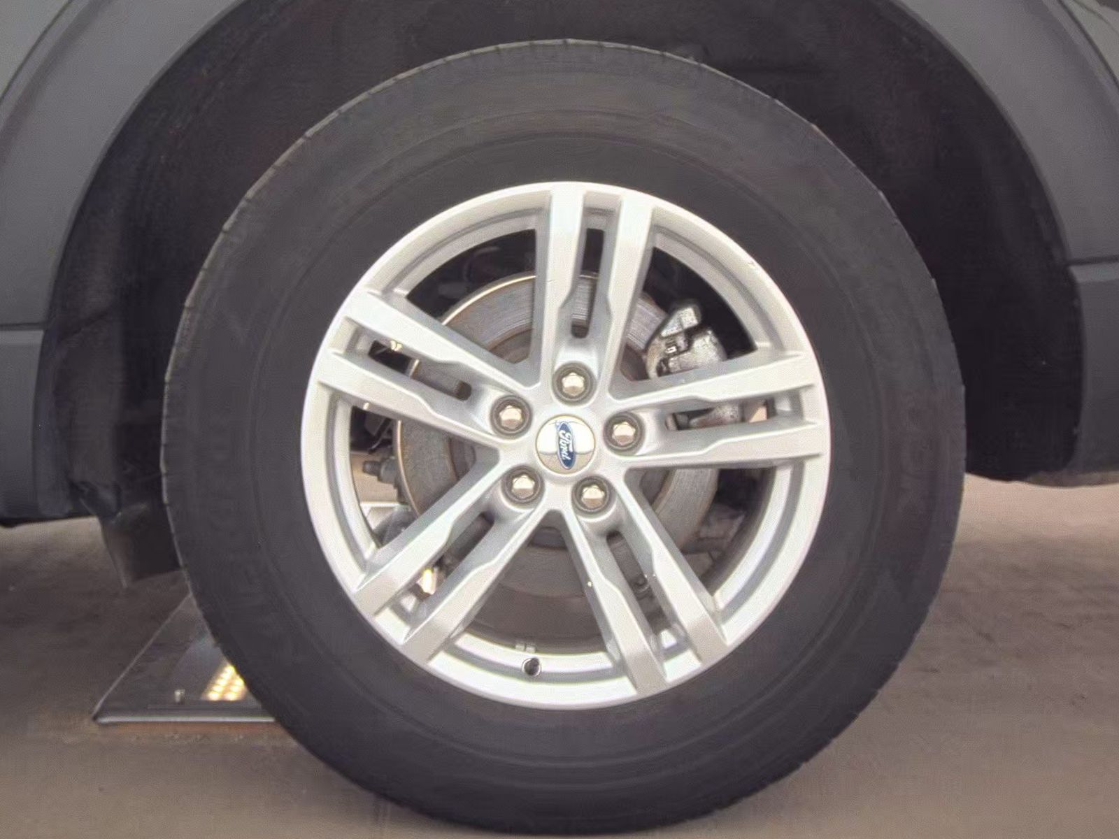 2023 Ford Explorer XLT AWD