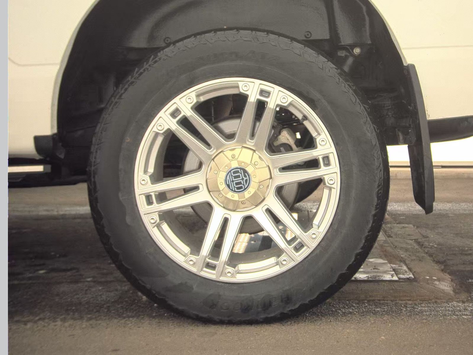 2023 Ford F-150 Platinum AWD