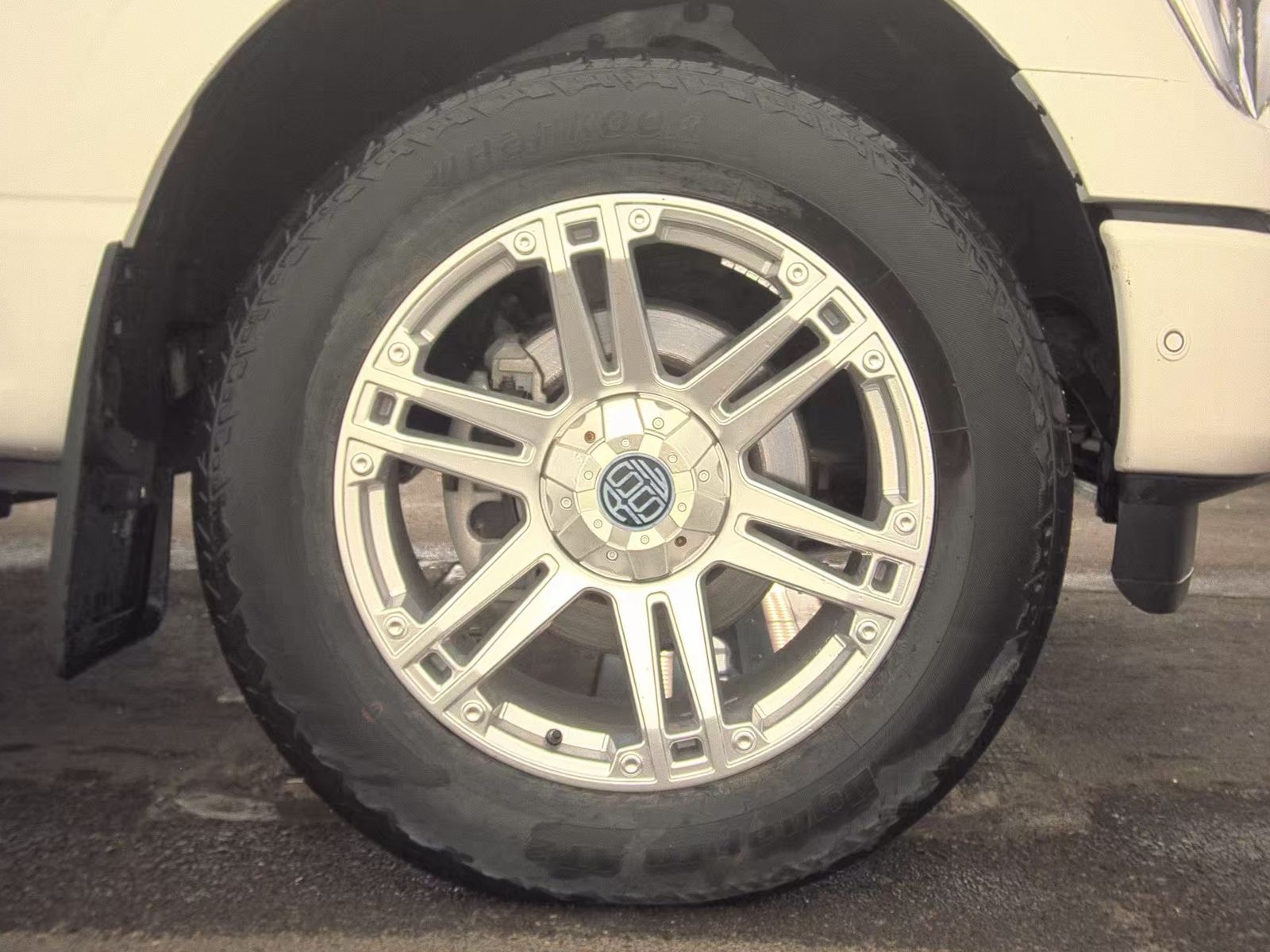 2023 Ford F-150 Platinum AWD