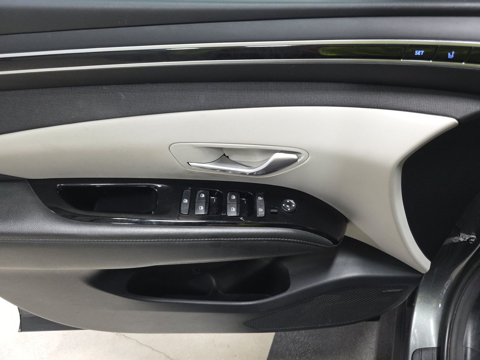 HYUNDAI LIMITED - 10