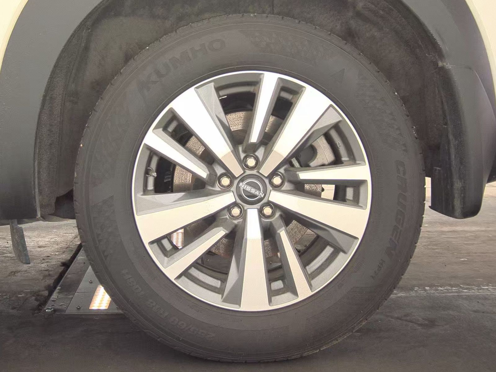 2024 Nissan Pathfinder SL FWD