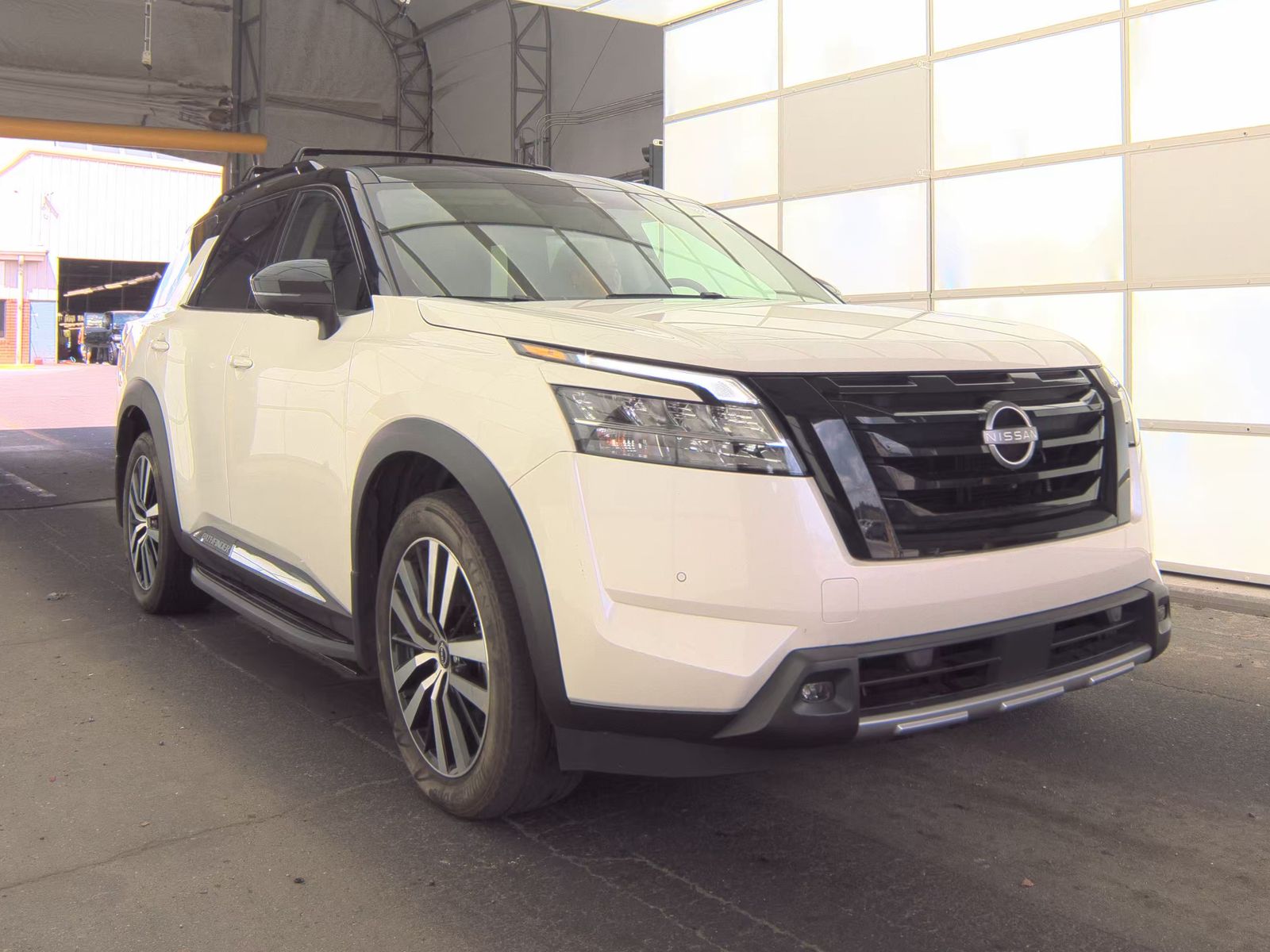 2023 Nissan Pathfinder Platinum AWD