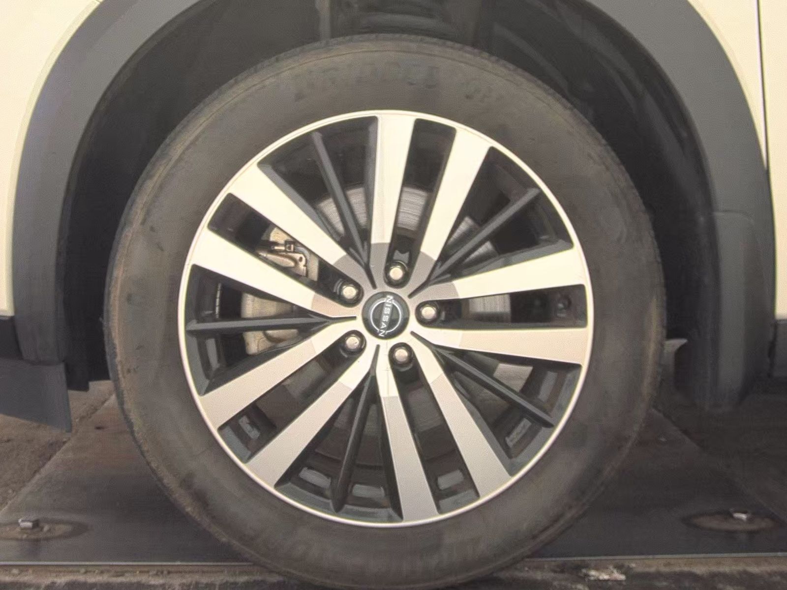 2023 Nissan Pathfinder Platinum AWD