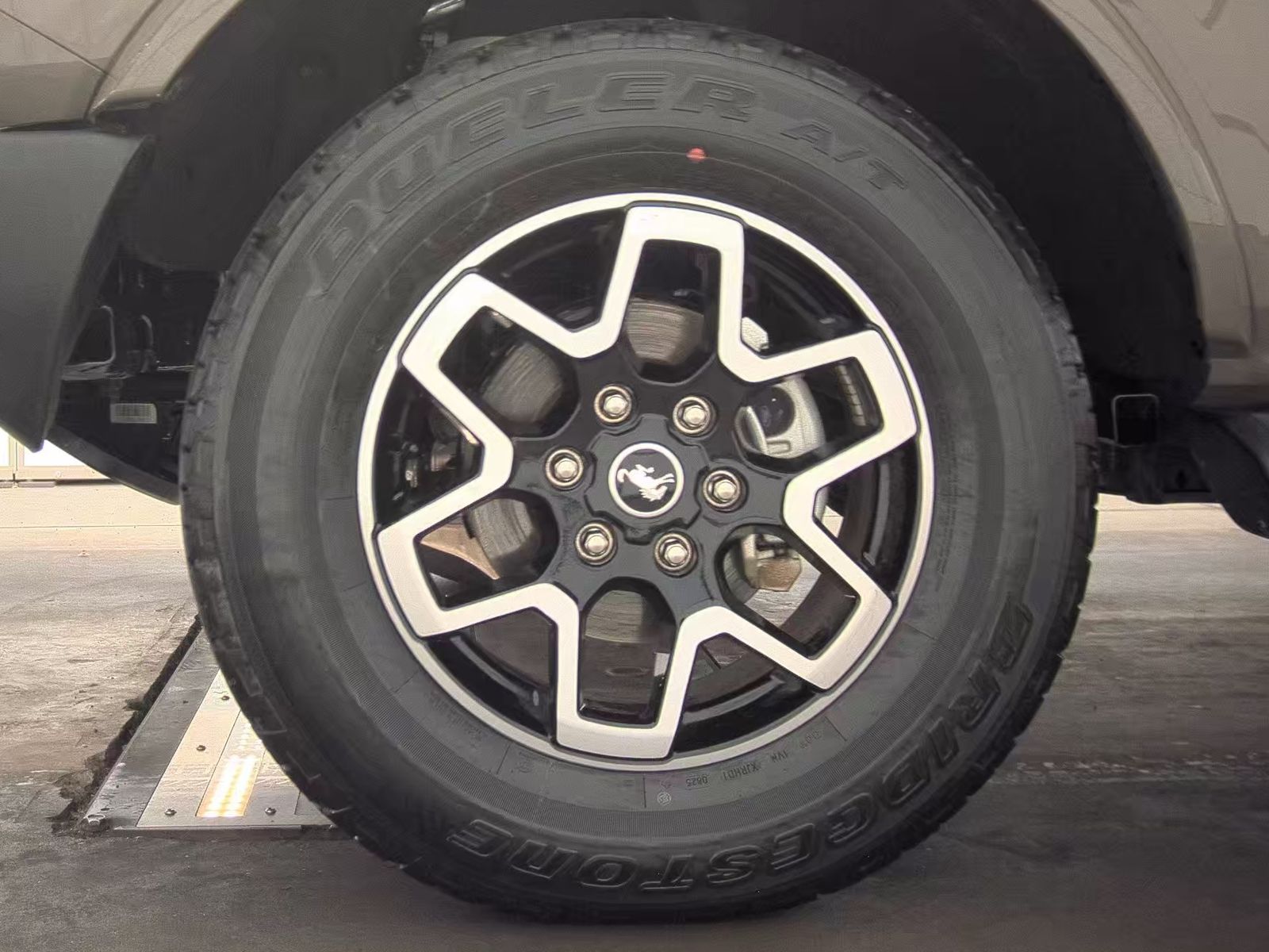FORD BRONCO - 10