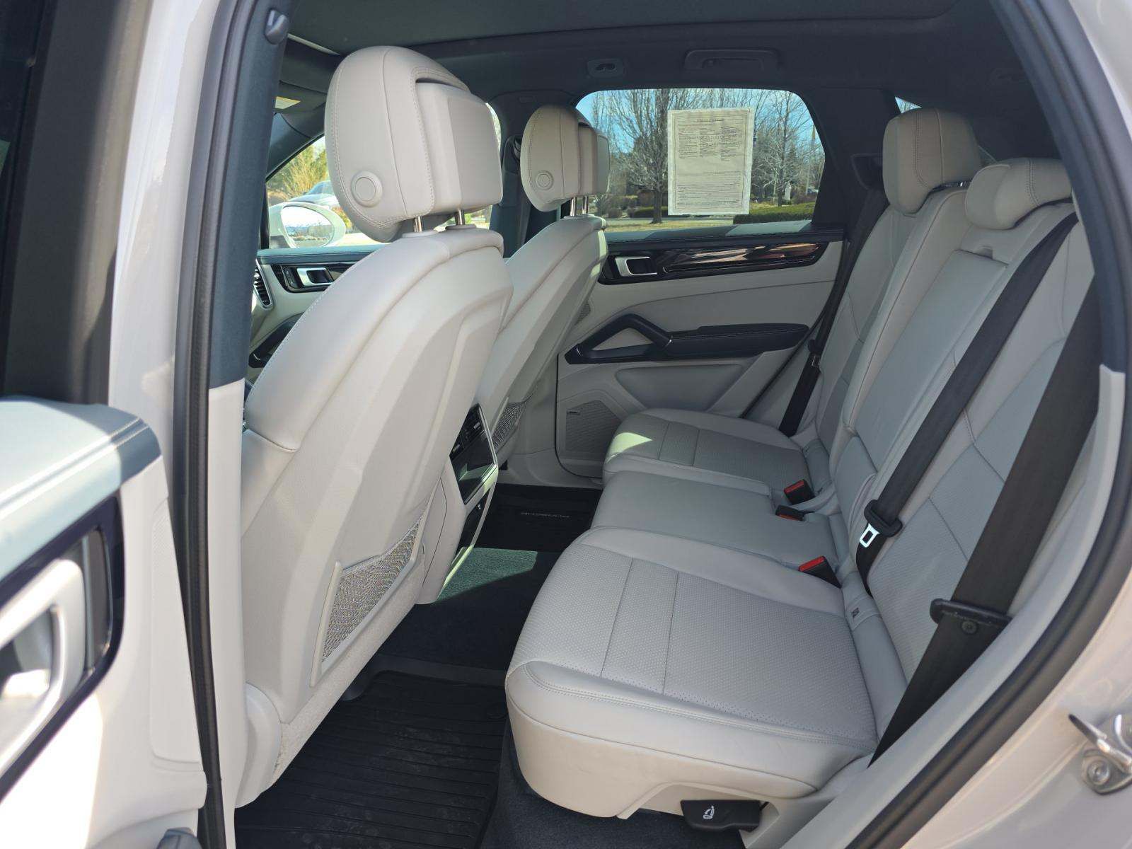 2022 Porsche Cayenne Base AWD