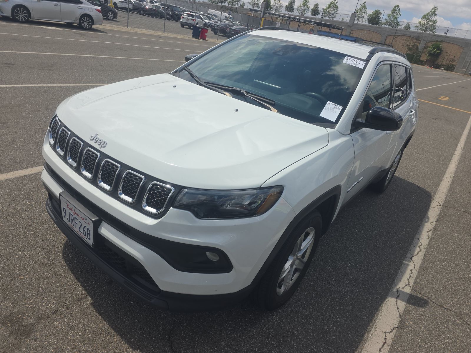 JEEP LATITUDE - 1