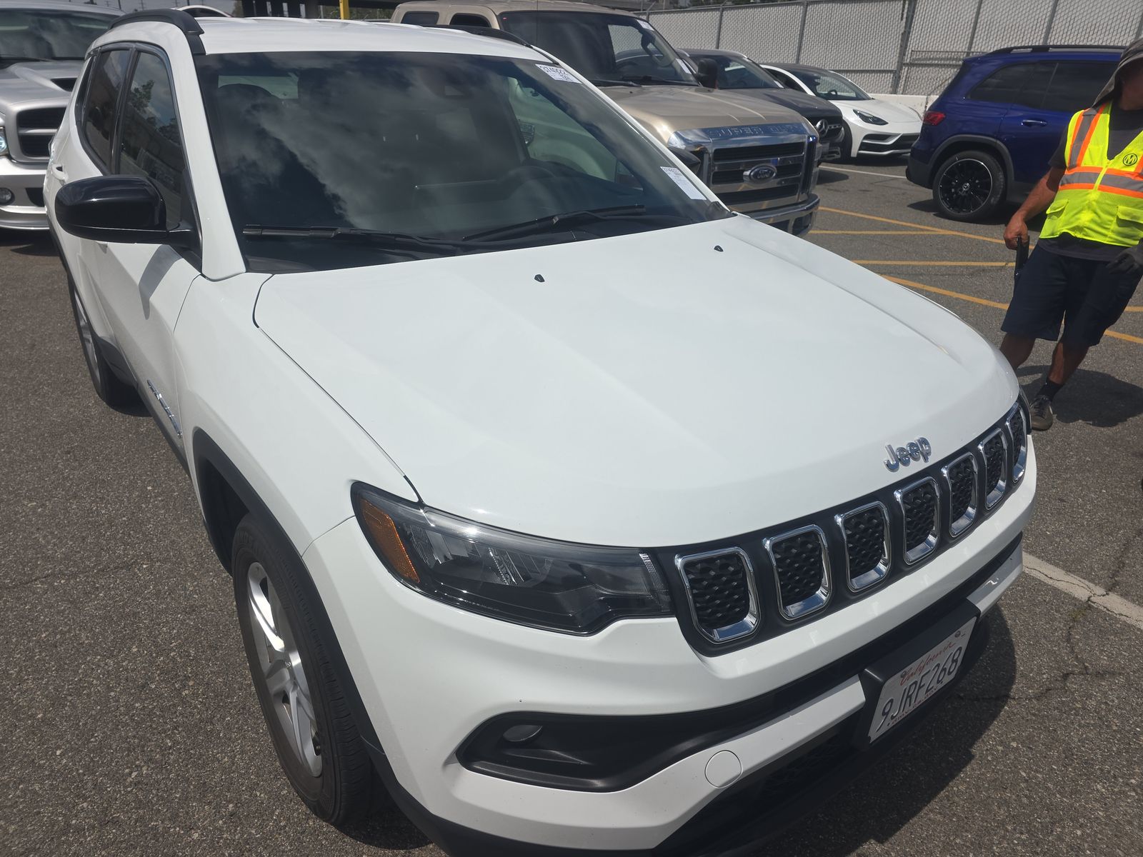 JEEP LATITUDE - 4