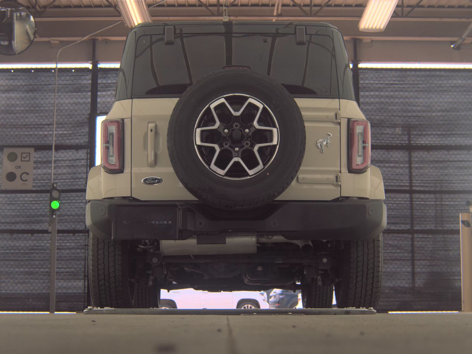 FORD BRONCO - 8