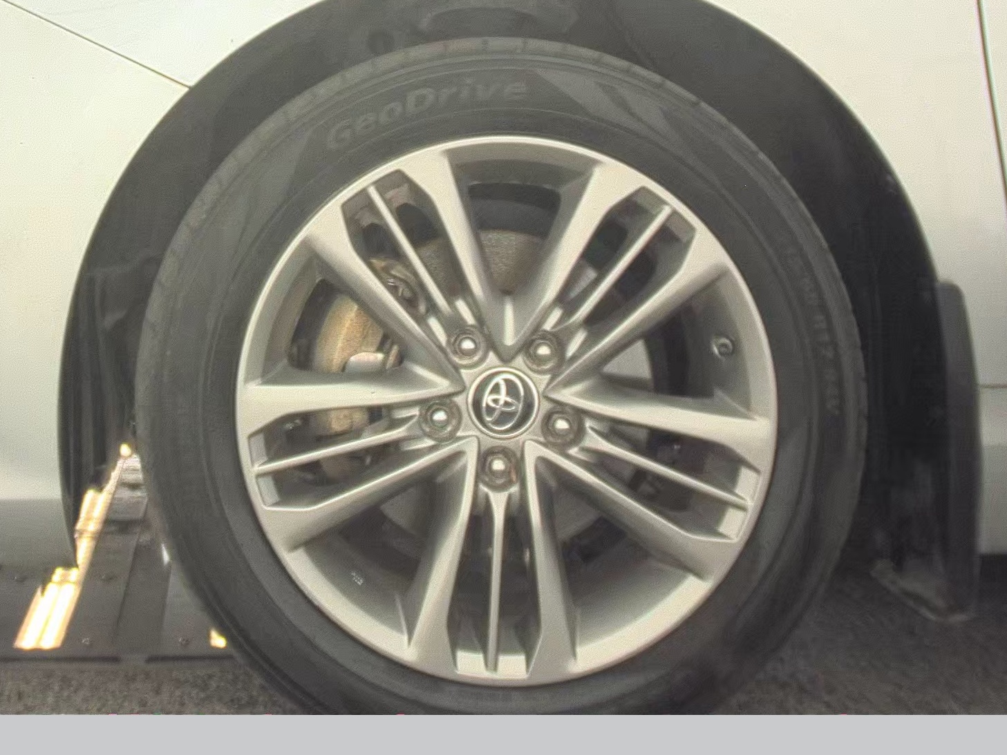 2016 Toyota Camry Hybrid XLE FWD