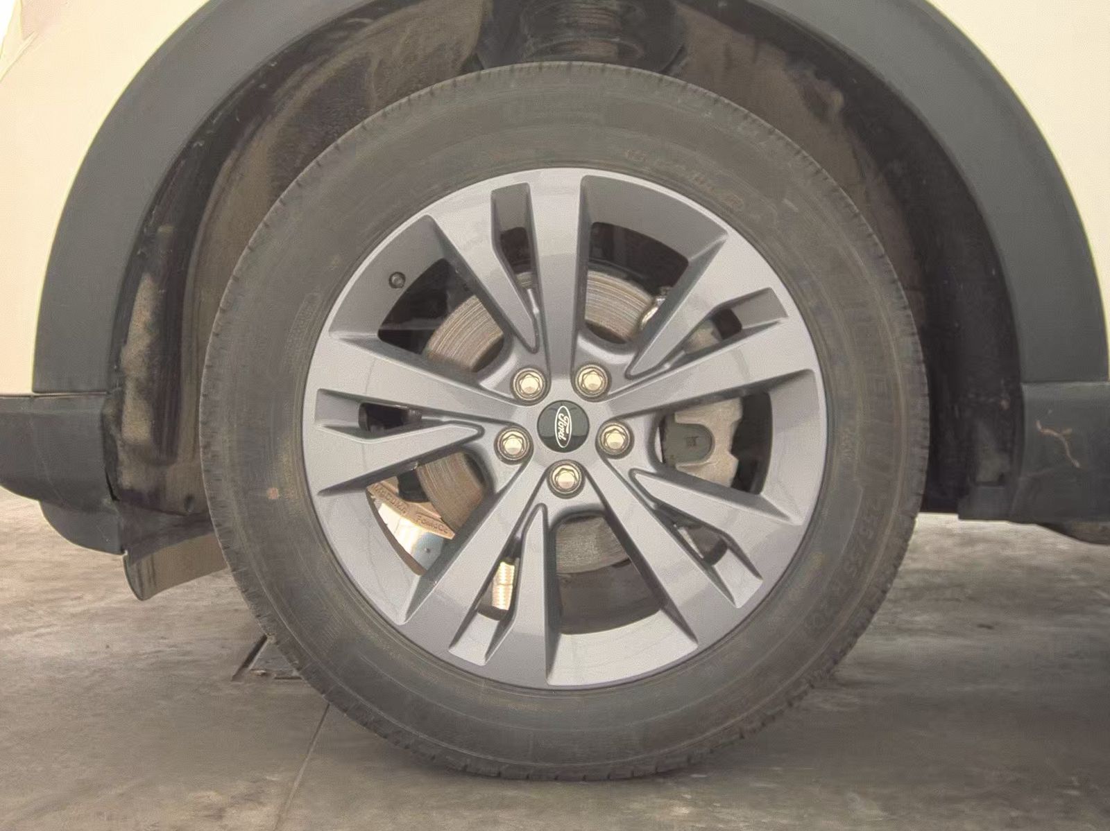 FORD EXPLORER - 10