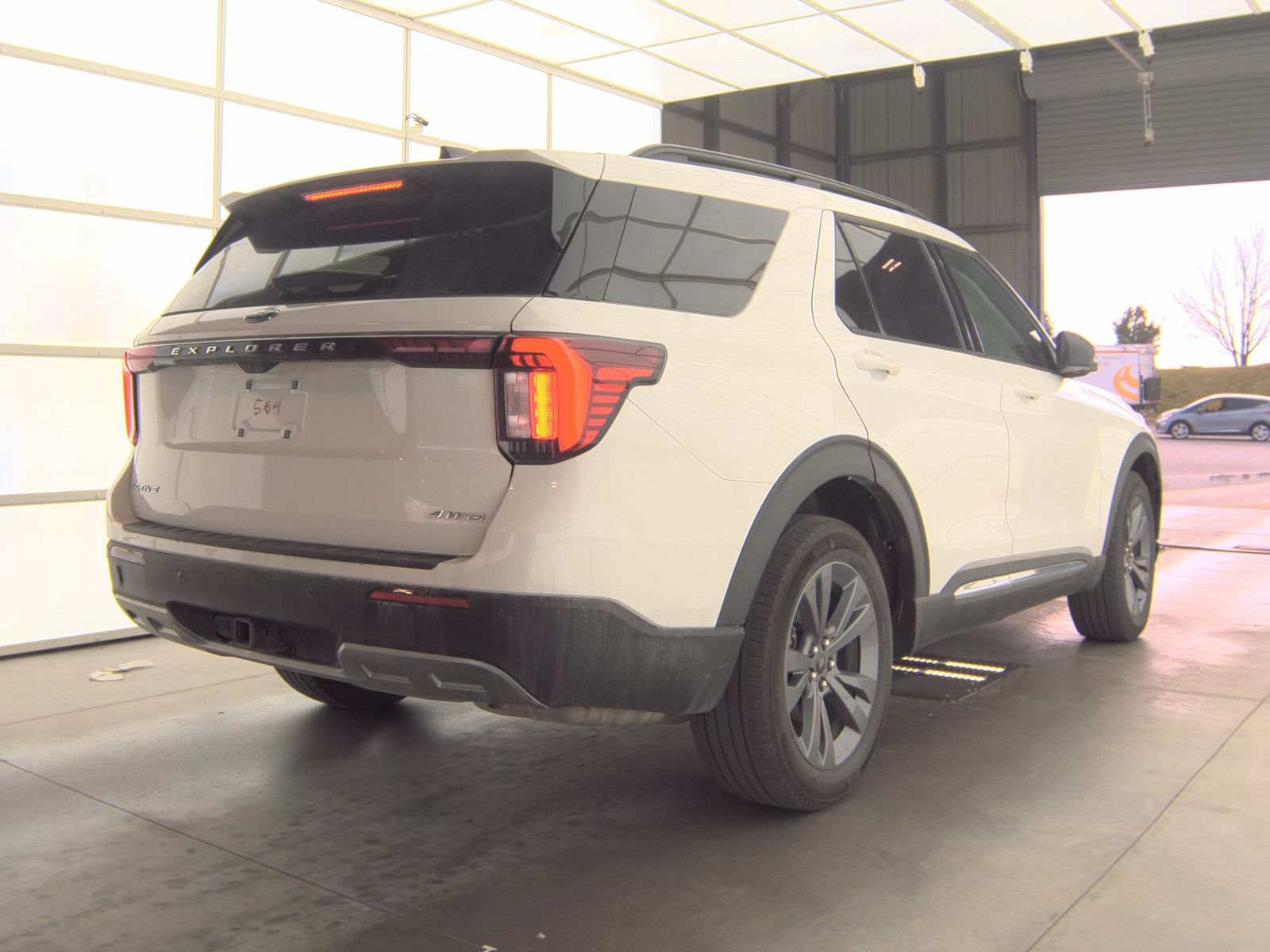 FORD EXPLORER - 6