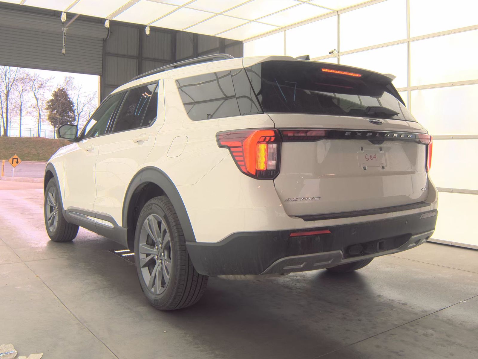 FORD EXPLORER - 9